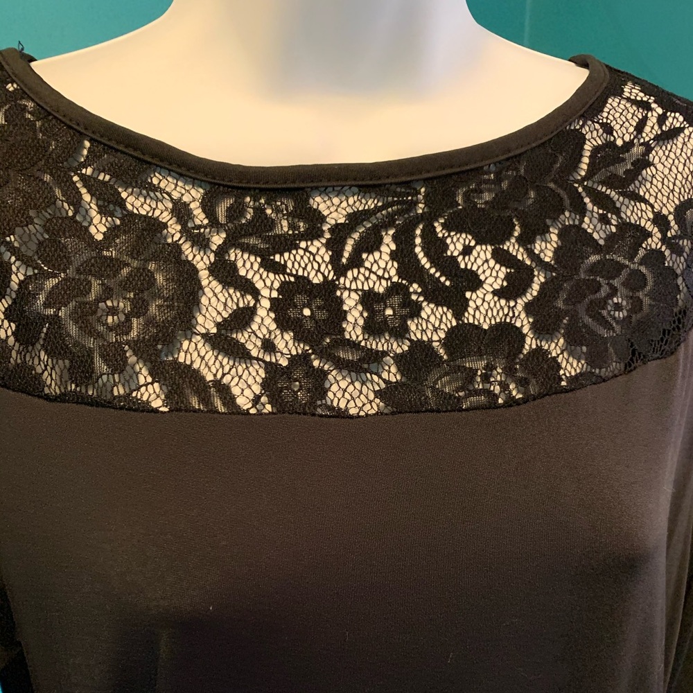 Black tunic/top lace yoke-medium - Picture 5 of 6